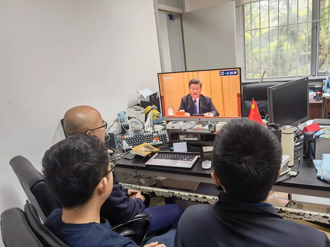 7bd02975a8db4226be79d3a444bb283b.jpg 7bd02975a8db4226be79d3a444bb283b.jpg