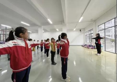 5f5e329807a94e889ba42f1547936930.jpg 5f5e329807a94e889ba42f1547936930.jpg