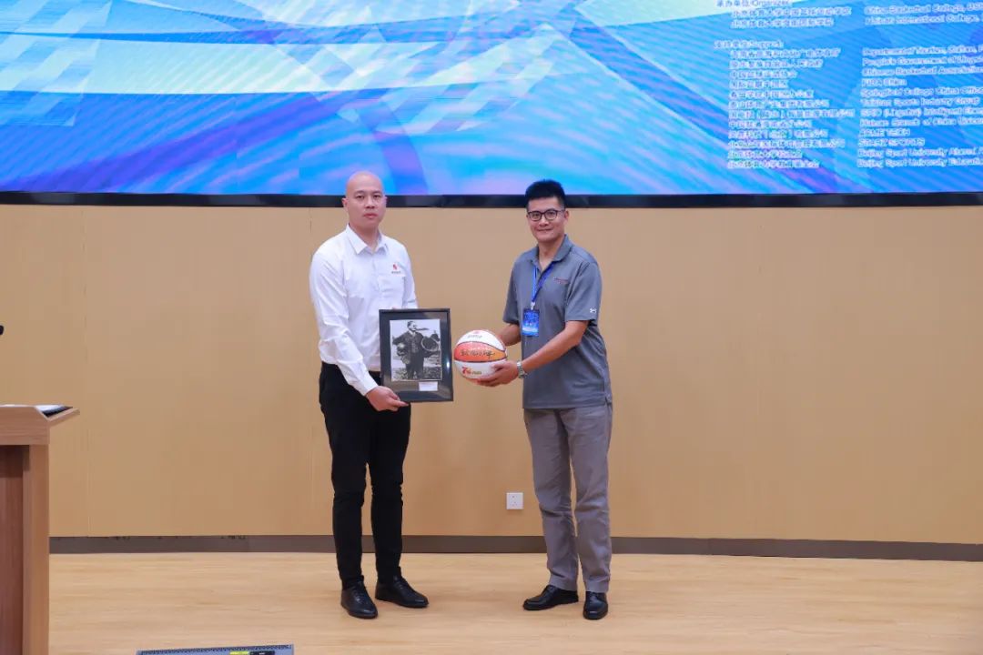 ec46651e9fc442c7b8599b514e5f34b0.jpg ec46651e9fc442c7b8599b514e5f34b0.jpg